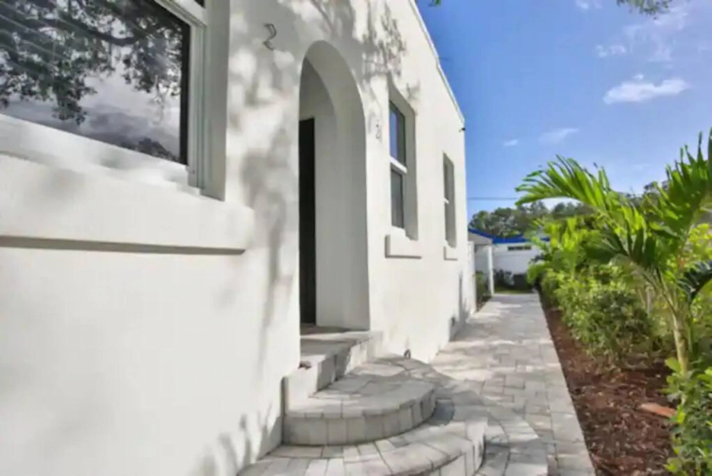 photo 1 of 3BR House Near Downtown Siesta Key w Backyard
