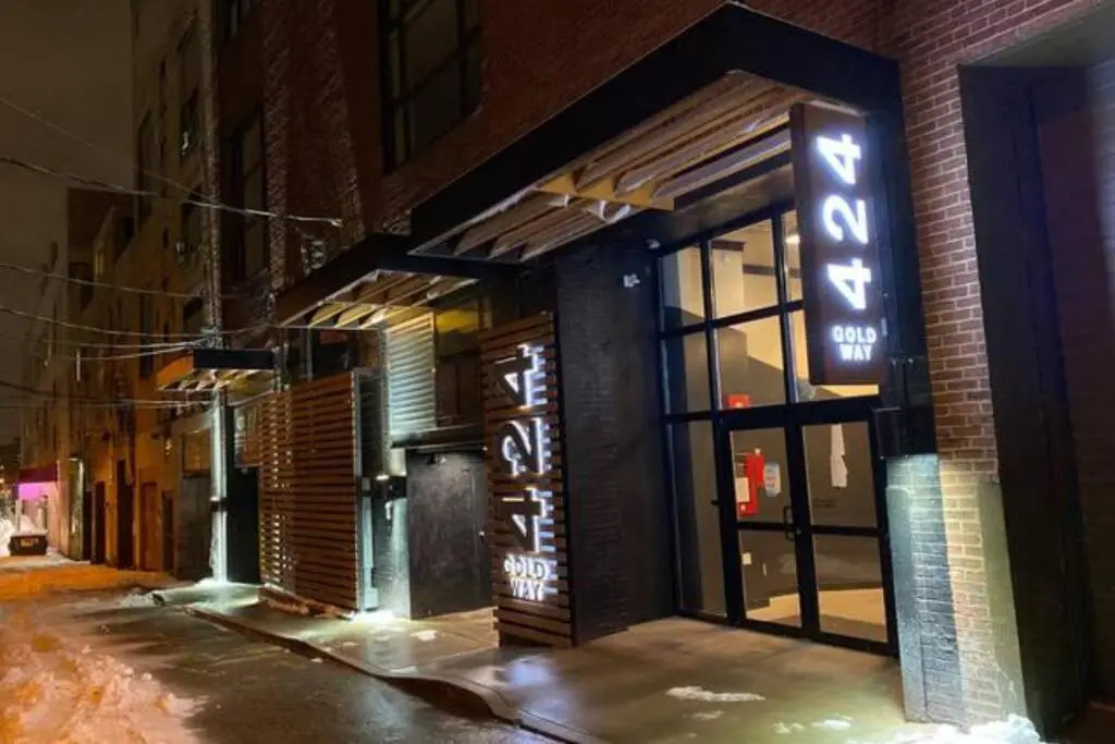 photo 1 of 3E-*Renovated* 5 min to UPMC Shadyside, sleeps 6