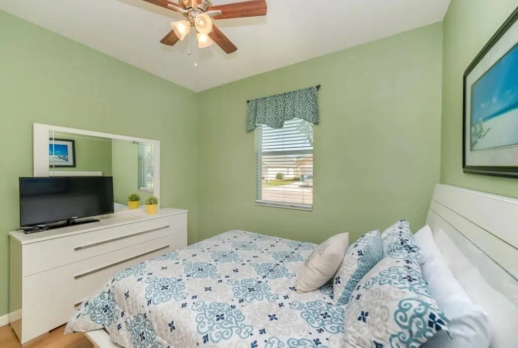photo 1 of 4 BR Crystal Cove Sleeps 10