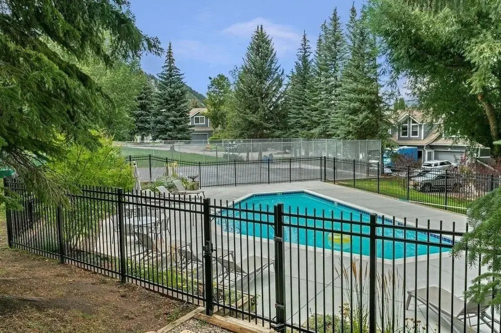 photo 1 of 405 Greenway Circle 4 Bedroom Home by RedAwning