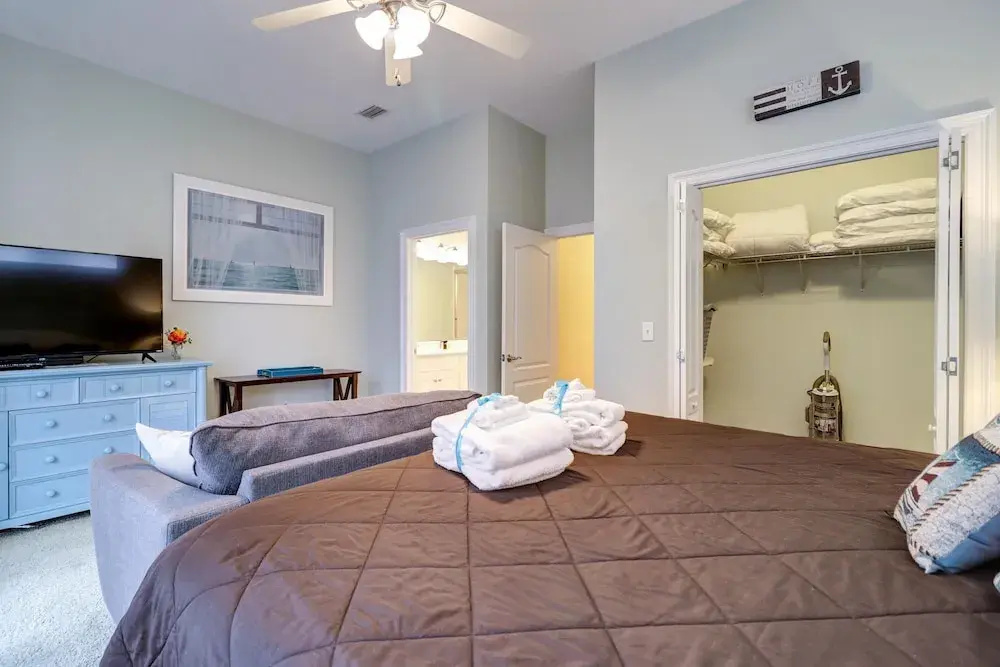 photo 1 of 413 la Valencia Circle by BlueSwell