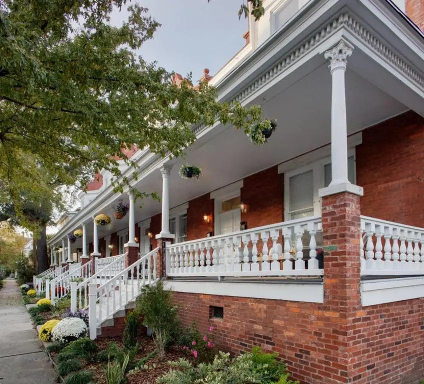 photo 1 of 414 Waldburg A · Newly Renovated Apt with outdoor space!