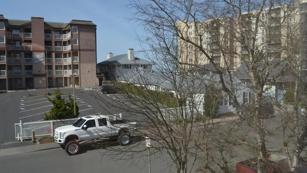 photo 1 of 421 Beach Dr