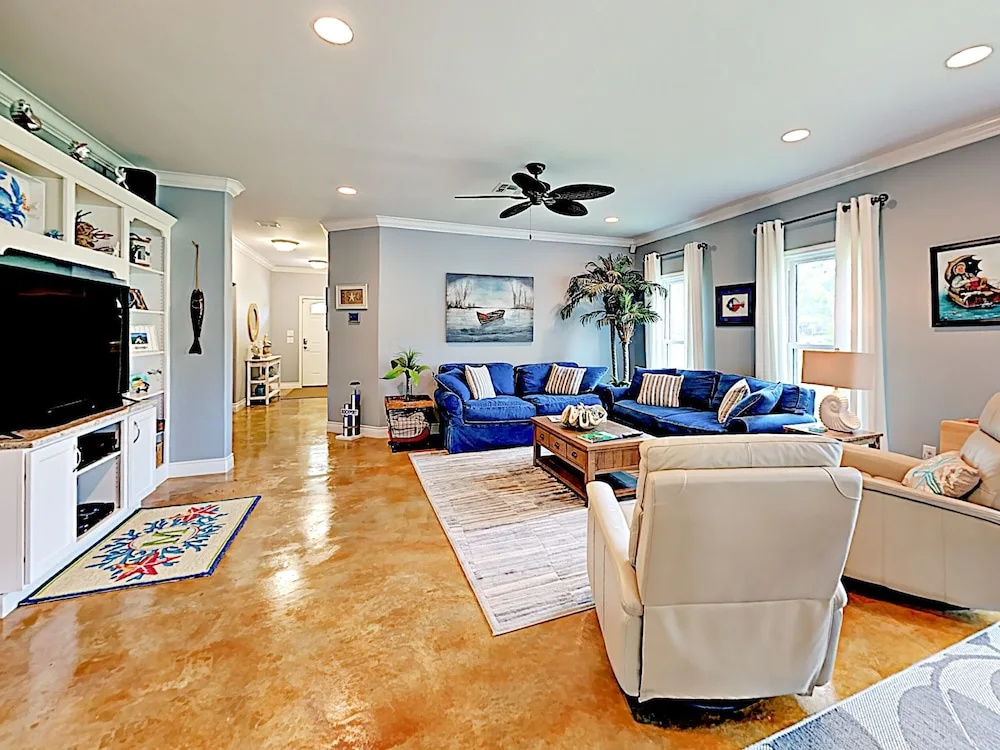 photo 1 of 447 Rockport - 3 Br Home