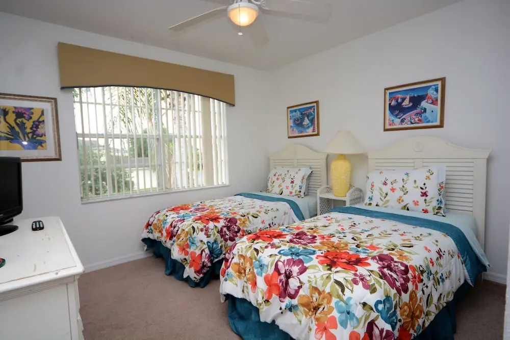 photo 1 of 4648 5- Bdrm'Slake Views Facing Poolwater View