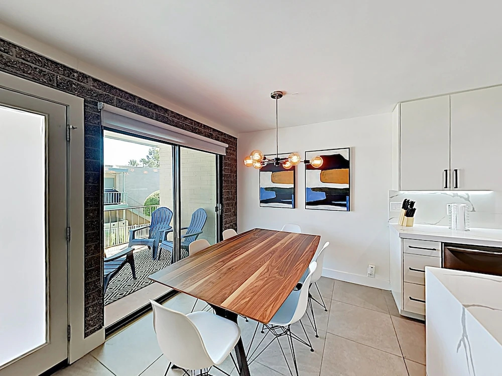 photo 1 of 4917 Scottsdale - 2 Br Condo