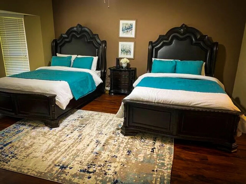 photo 1 of 4Bdrm 3.5Bath 8Beds - Pool House