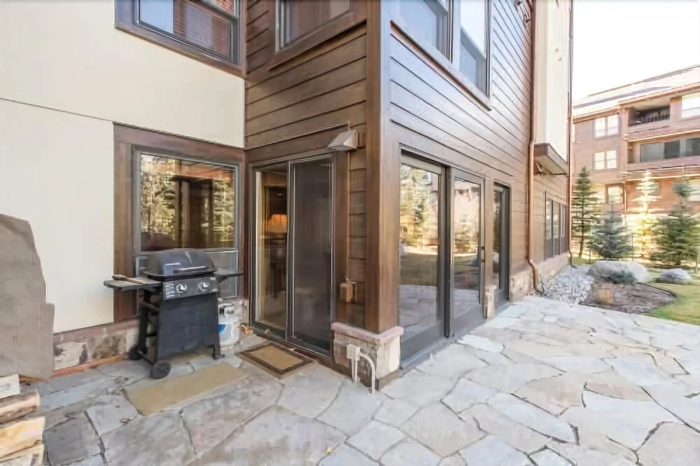 photo 1 of 4-Bedroom 4-Bath ski-in/ski-out Condo in Vail