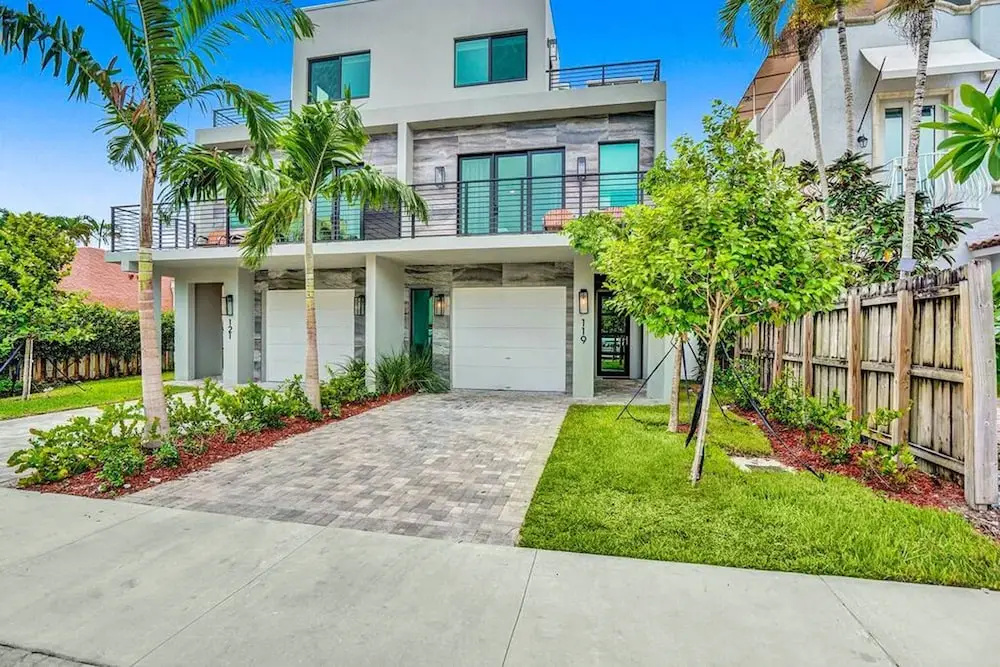 photo 1 of 4BR w htd Pool Walk to Las Olas 5mins to Beach
