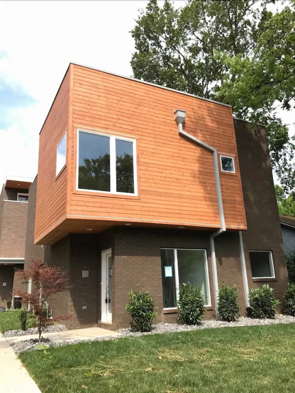 photo 1 of 4br/3.5ba w/ Loft, Deck, & Ping Pong by Domio