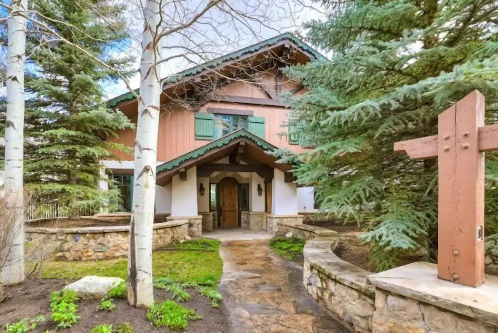 photo 1 of 5 Bedroom Luxury Townhome in Lionshead Village