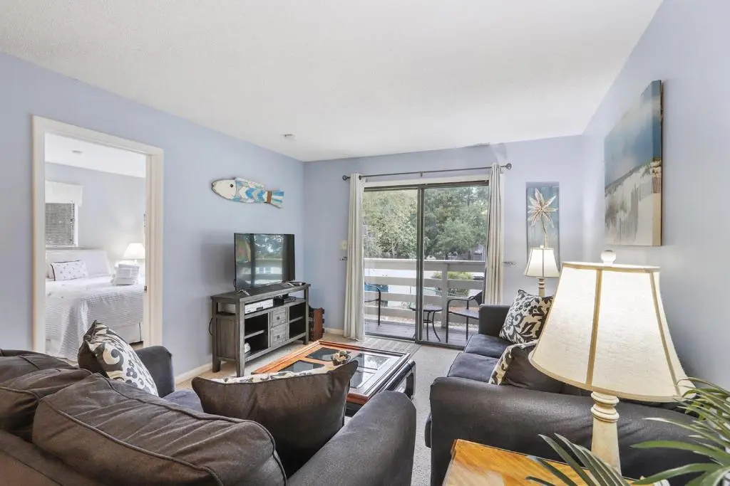 photo 1 of 5 stars Peaceful Condo - 7 min walk to the beach