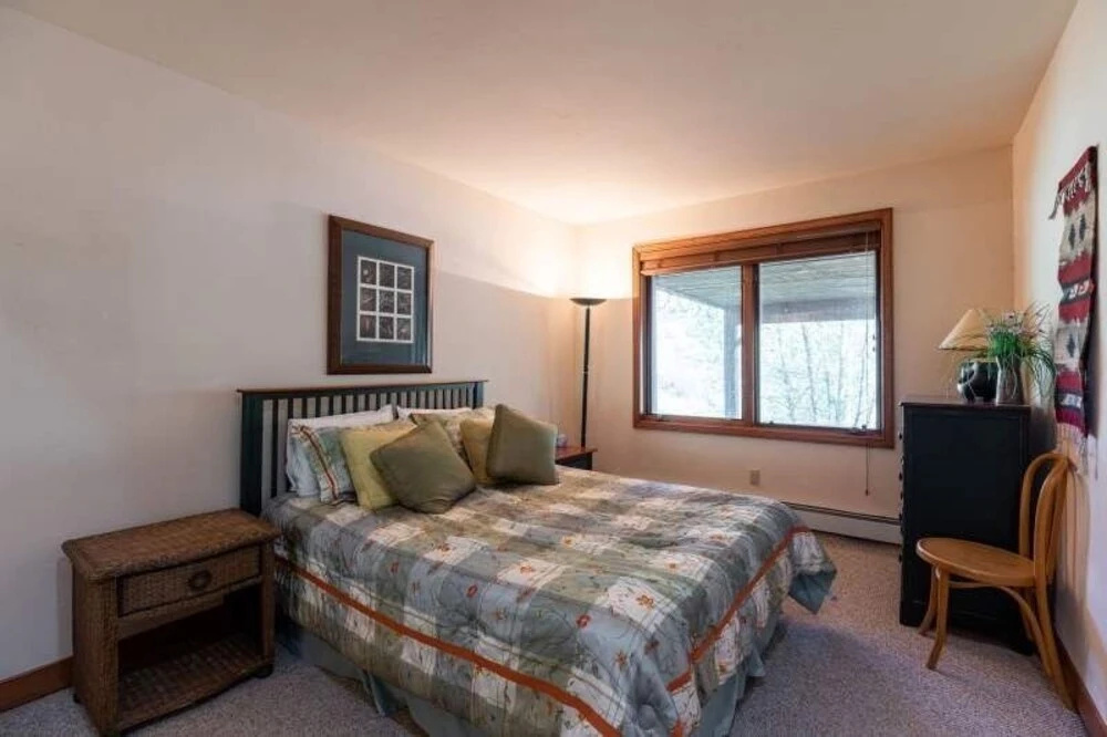 photo 1 of 5-Bedroom 4 Bath Home,Sleeps 10, on free Town of Vail Bus Route