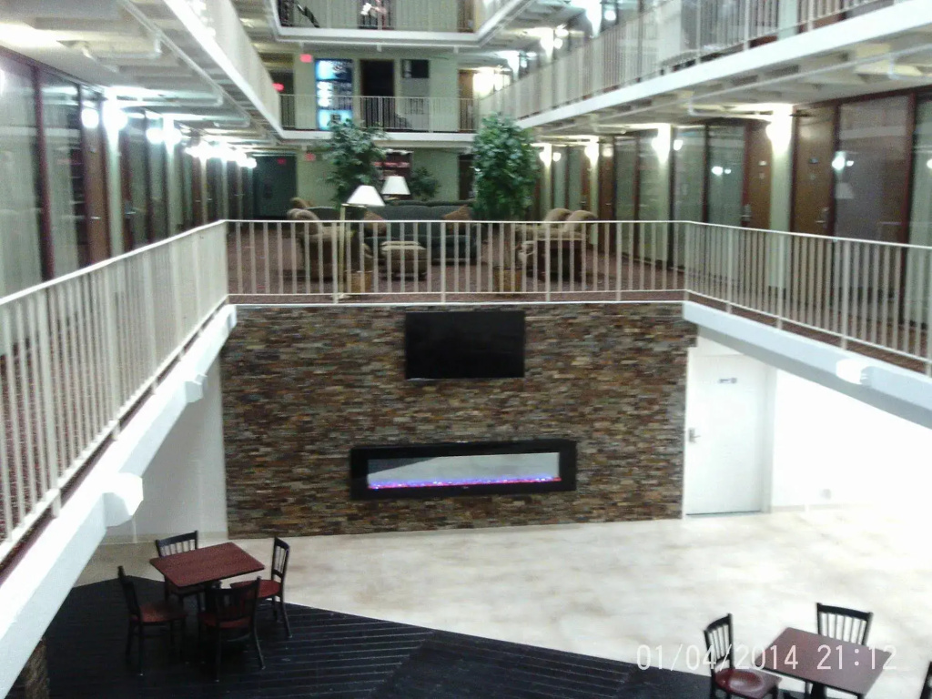 photo 1 of 5th Avenue Inn and Suites