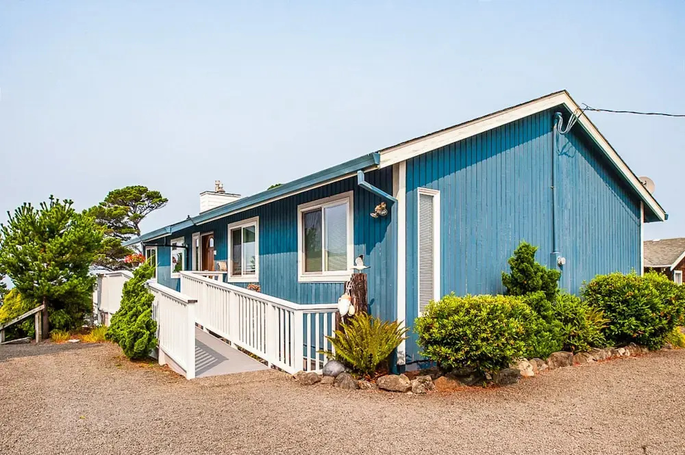 photo 1 of 6125 Short Ave House by RedAwning