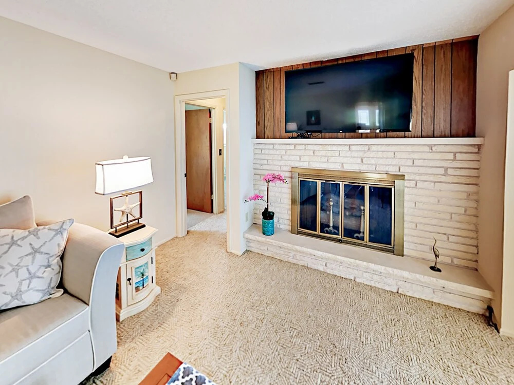 photo 1 of 701 Emerald Harbor Drive Home 3 Bedrooms 2 Bathrooms Home