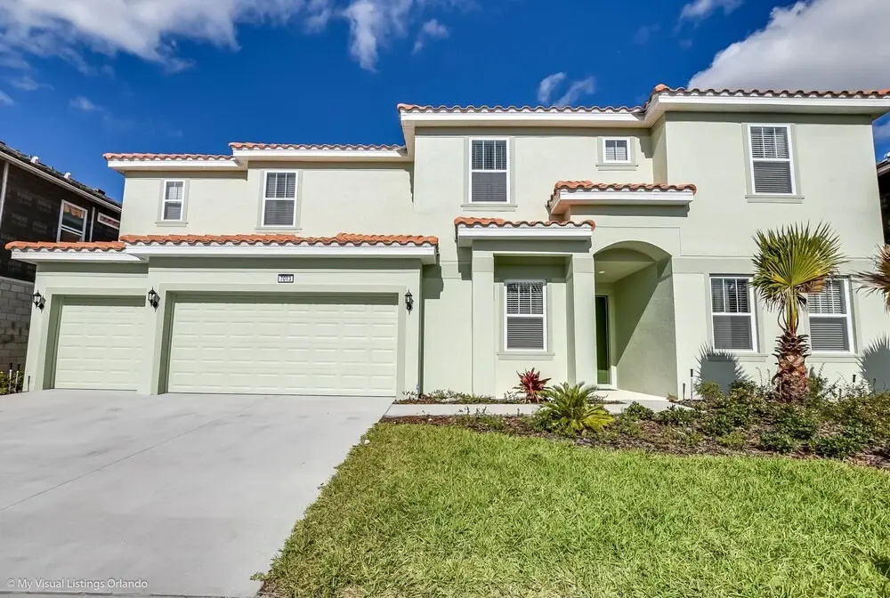 photo 1 of 14 Bdrm 11 BA Sleeps 30