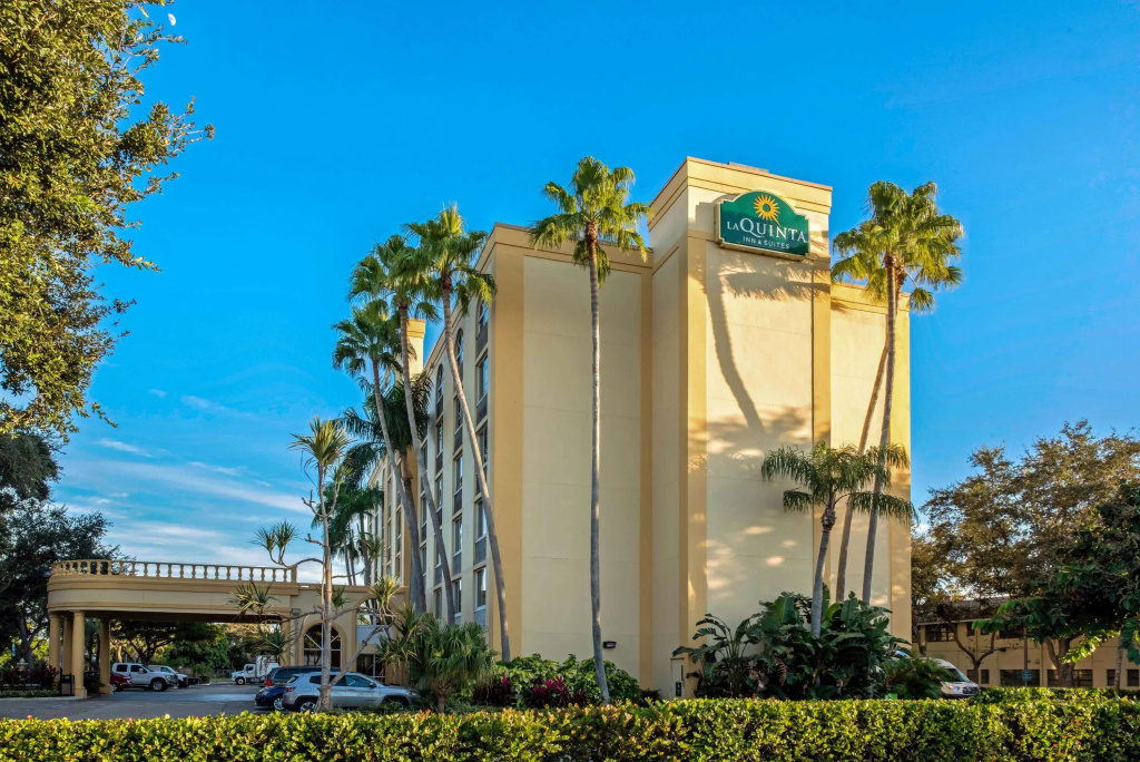 photo 1 of La Quinta Inn & Suites by Wyndham West Palm Beach Airport