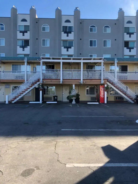 photo 1 of 777 Motor Inn