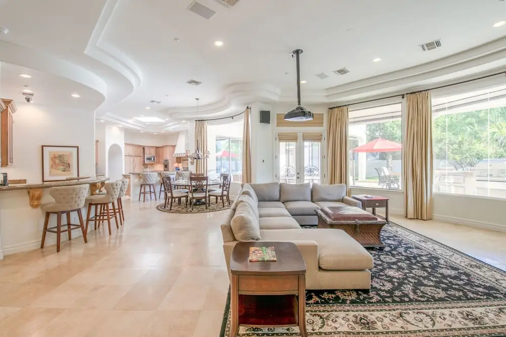 photo 1 of 7832 North El Arroyo Road House 5 Bedrooms 5.5 Bathrooms Home