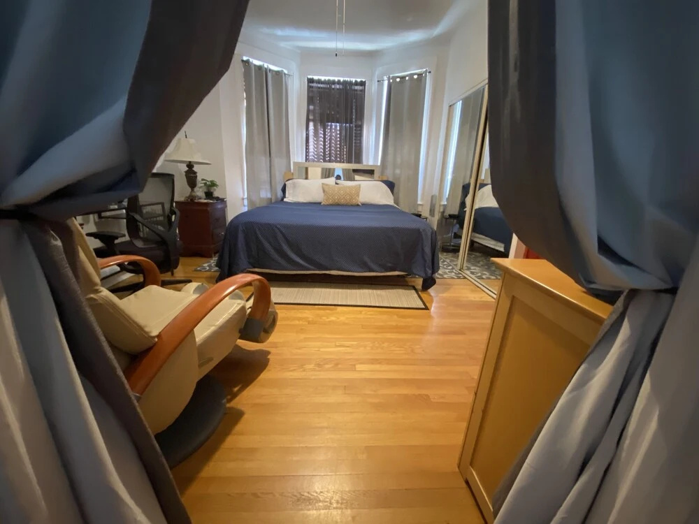 photo 1 of "room in Guest Room - 7privateroom Jacuzzi/massage Seat/parking/15mins2ny"