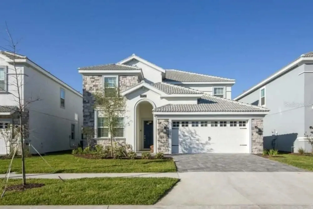 photo 1 of 8912 Amazing Spacious Home
