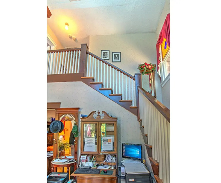 photo 1 of Aberdeen Inn