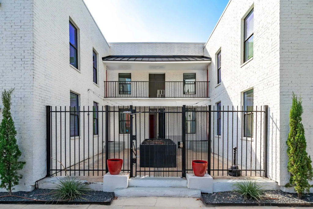 photo 1 of Abode Houston - Montrose Downtown