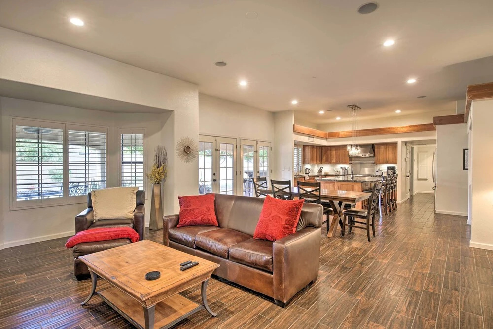 photo 1 of 11 Mi to Phoenix: Tempe Escape w/ Patio & Bar!