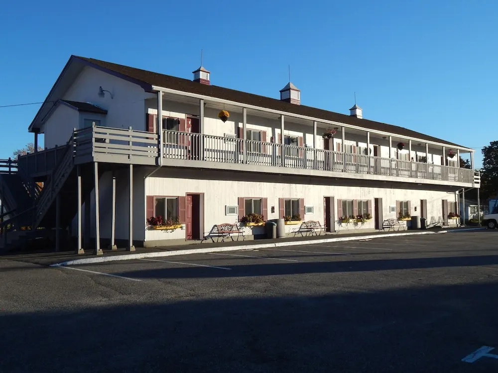 photo 1 of Acadia Sunrise Motel