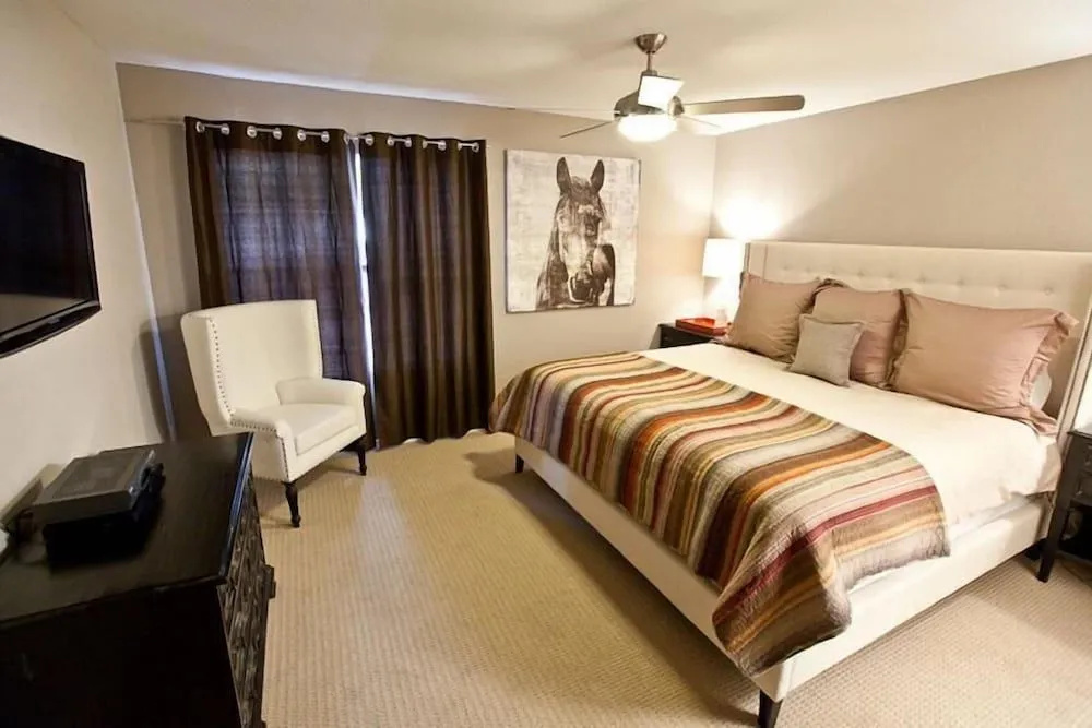 photo 1 of Admirals House By Signature Vacation Rentals