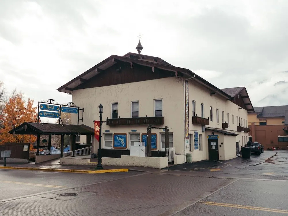 photo 1 of Adventure Inn
