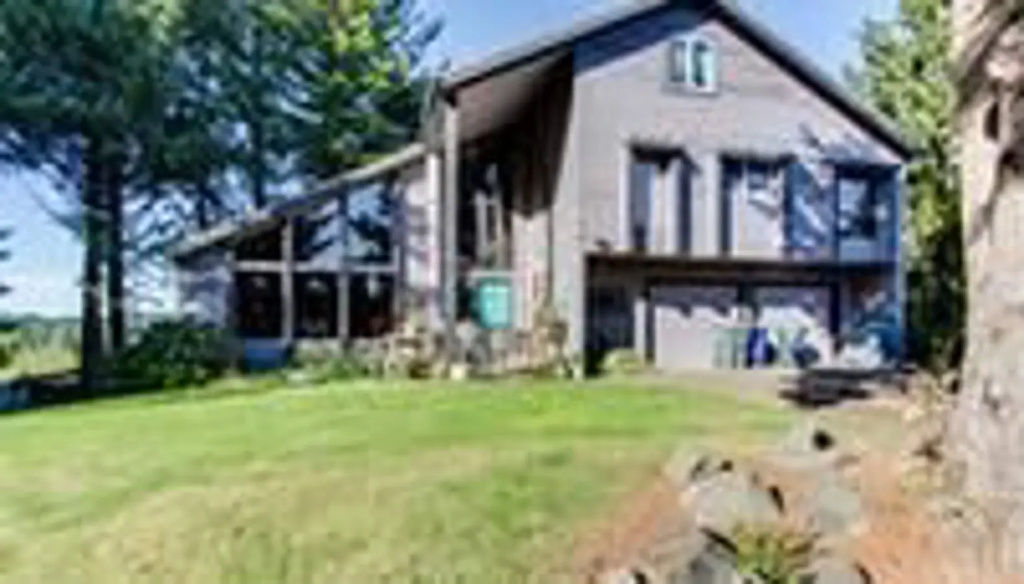 photo 1 of Agate House