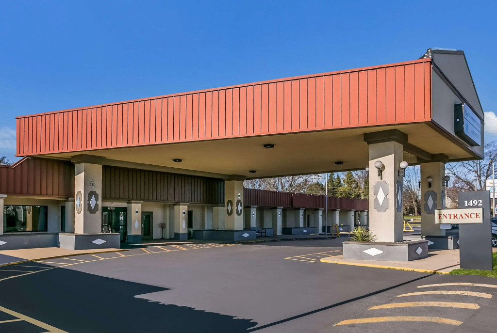 photo 1 of Dutchland Motel