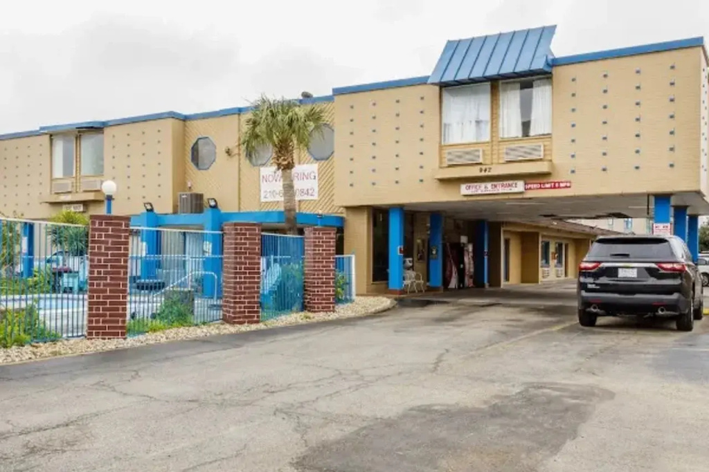 photo 1 of OYO Hotel San Antonio Airport South