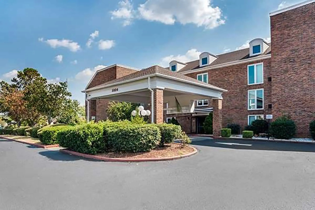photo 1 of Baymont by Wyndham Montgomery AL