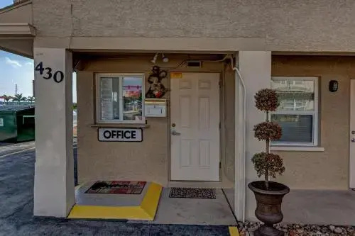 photo 1 of Aladdin Motel