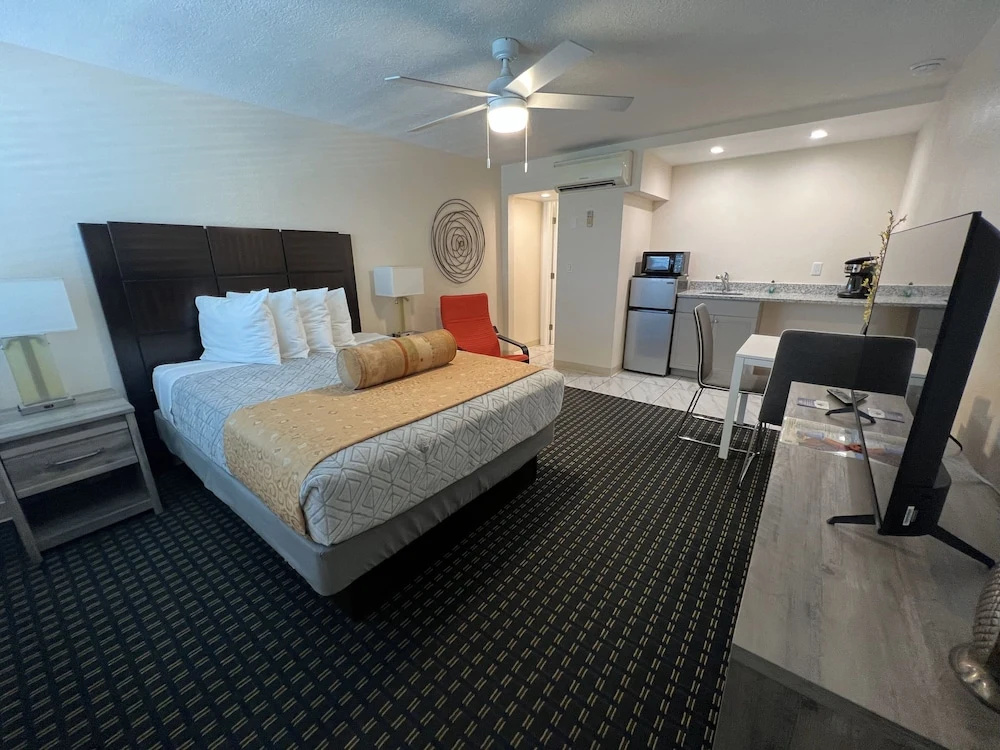 photo 1 of Beachside Resort Motel
