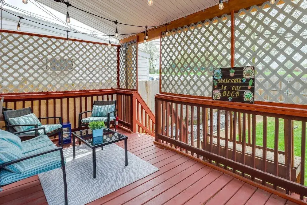 photo 1 of Allentown Townhome W/ Deck - 3 Mi To Ppl Center!