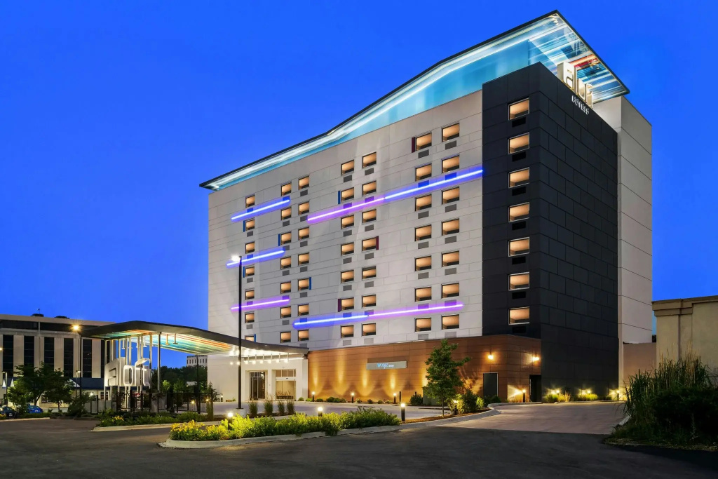photo 1 of Aloft by Marriott Chicago Schaumburg