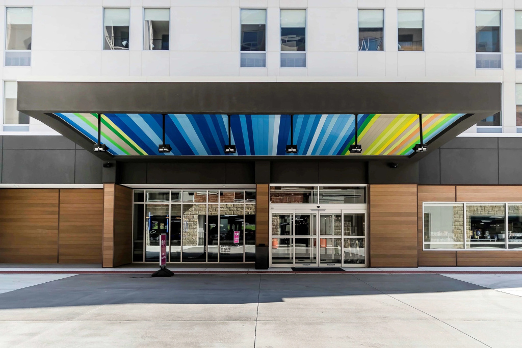 photo 1 of Aloft Newport On The Levee