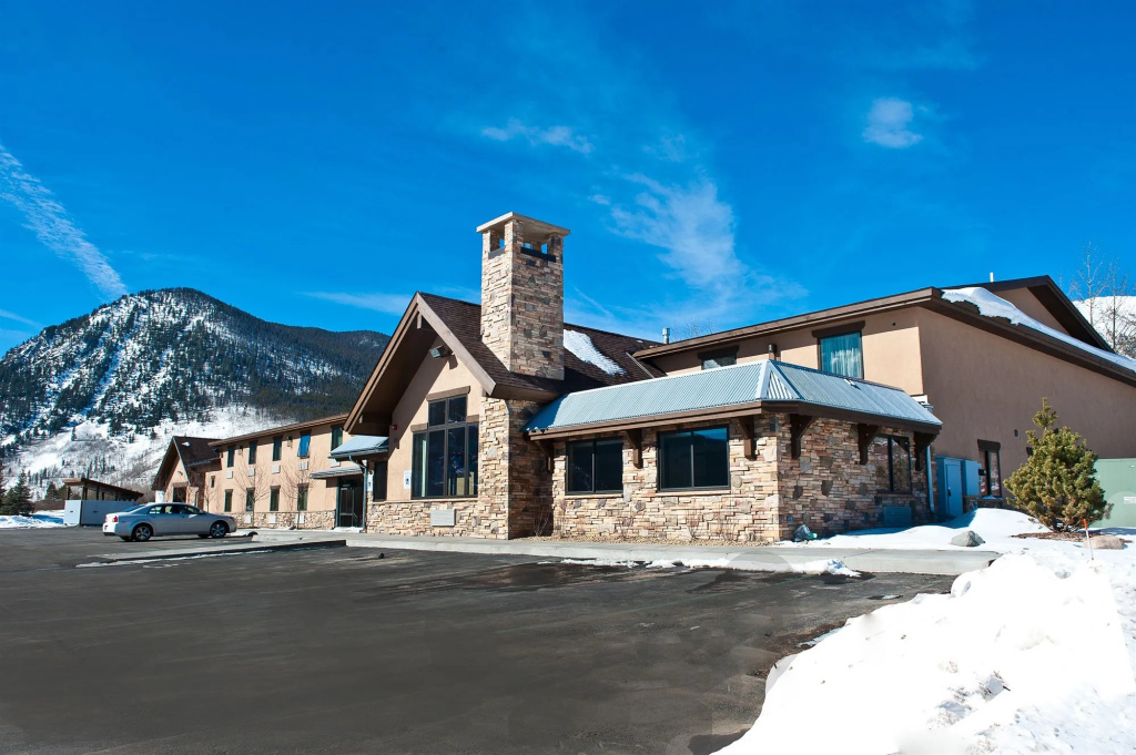 photo 1 of Alpine Inn