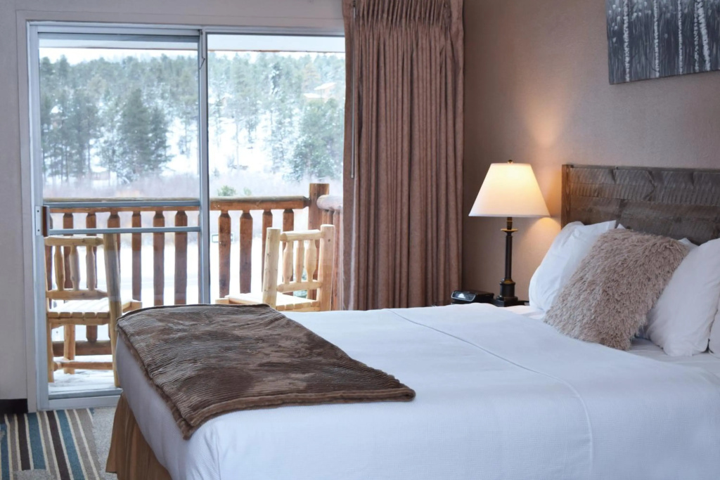 photo 1 of Alpine Trail Ridge Inn
