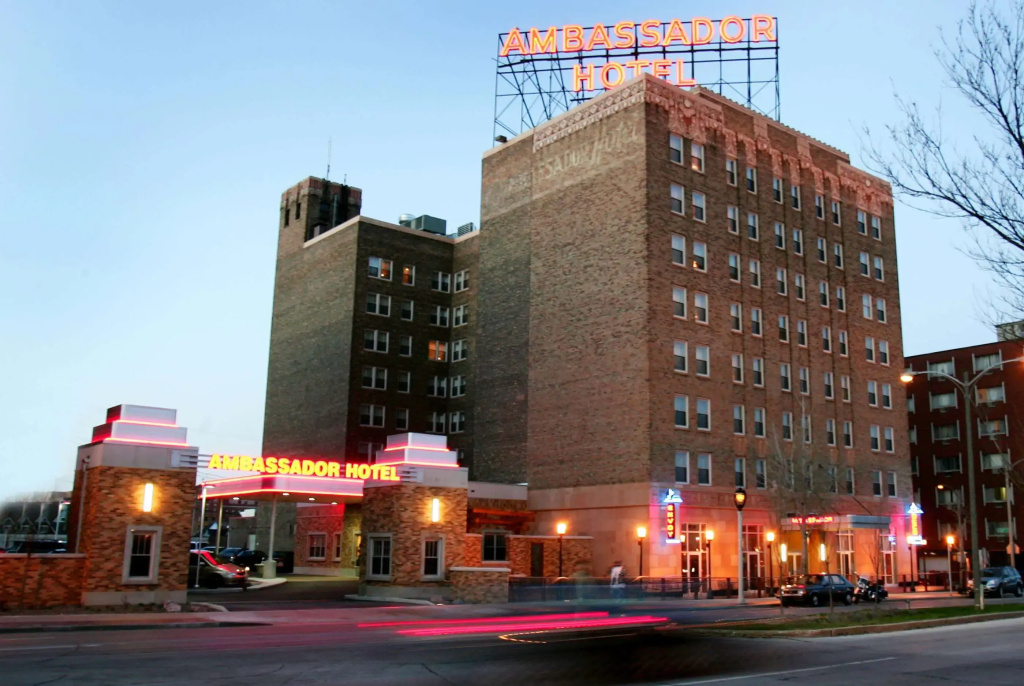 photo 1 of Ambassador Hotel Milwaukee, Trademark Collection by Wyndham