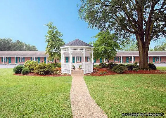 photo 1 of Ambassador Inn