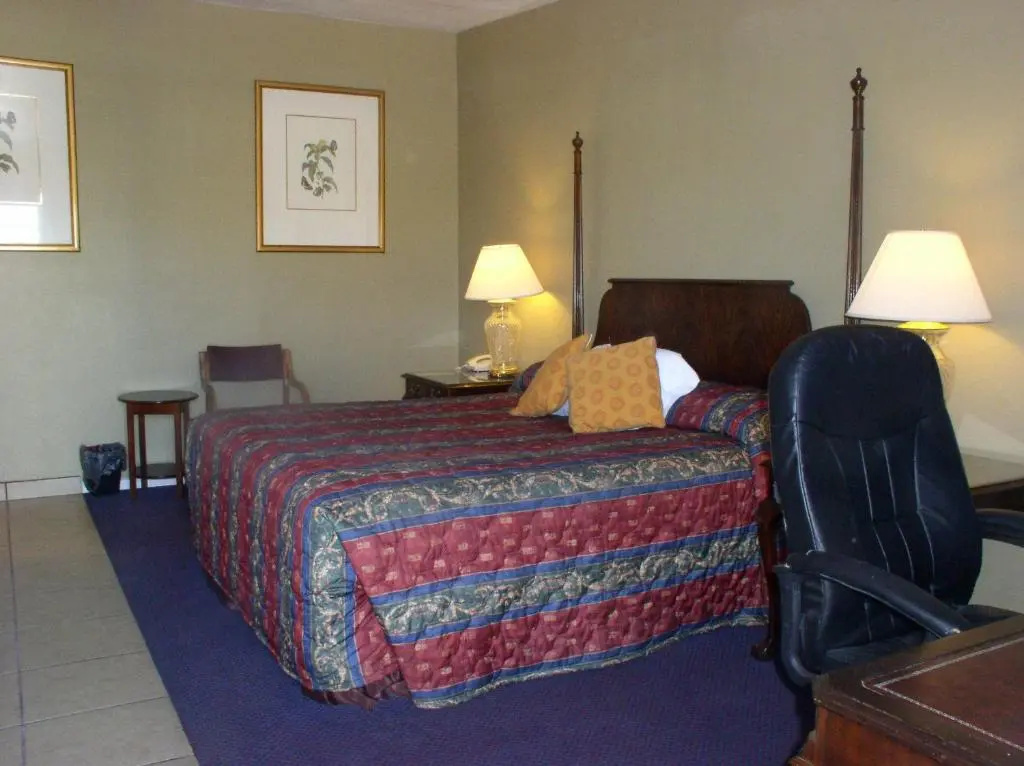 photo 1 of American Executive Inn