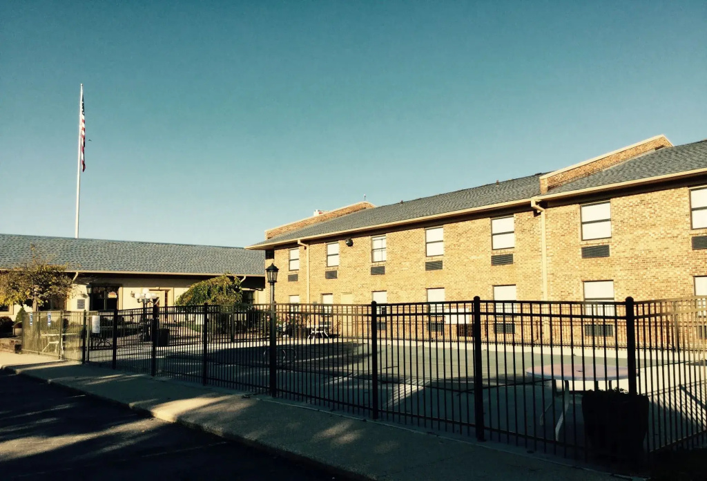 photo 1 of American Inn North Kansas City
