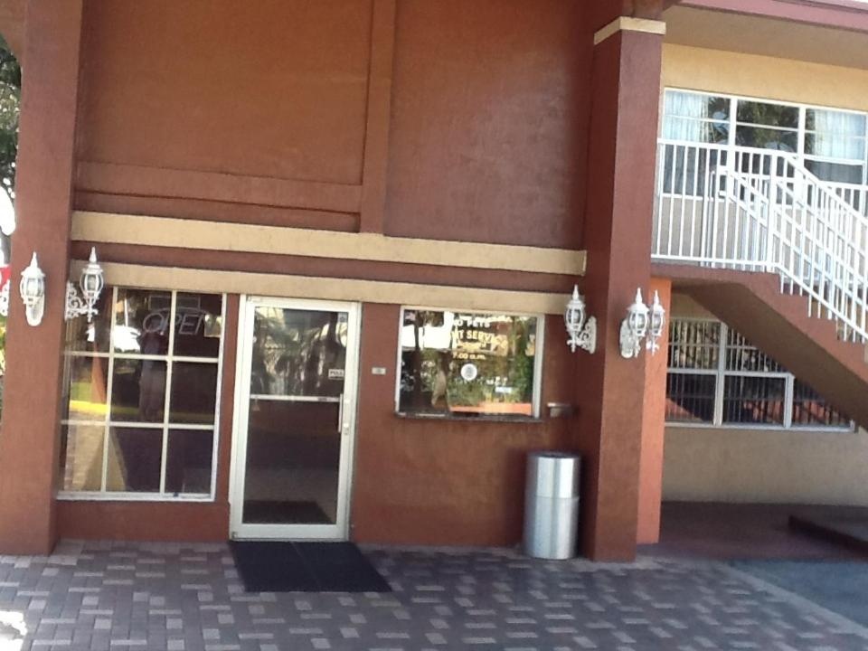 photo 1 of Americas Best Inn and Suites Fort Lauderdale North