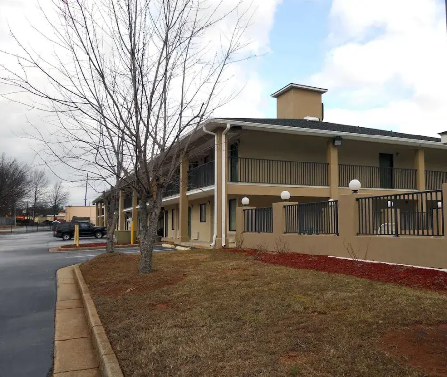 photo 1 of Americas Best Inn - Decatur/Atlanta