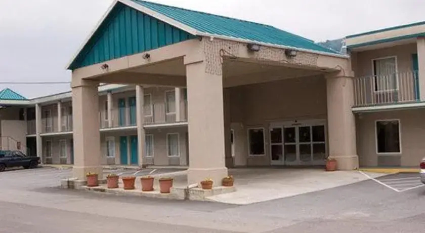 photo 1 of Americas Best Inn & Suites Commerce